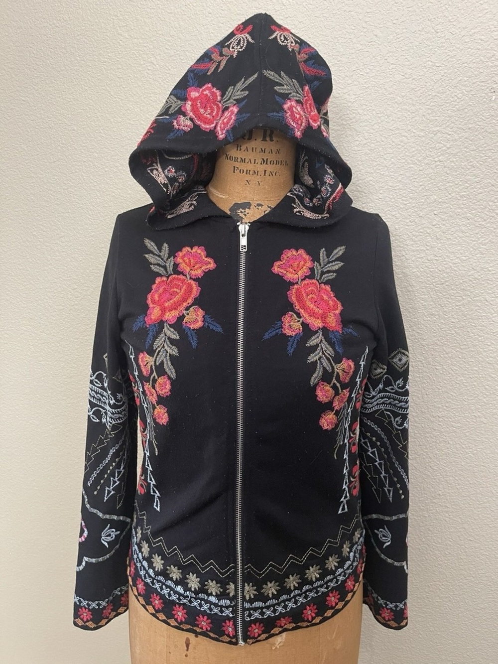 Dor Dor Coutour Large Black Floral Embroidered Zip Up Hoodie